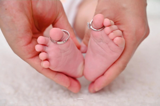 五家渠宝宝头发少缺什么